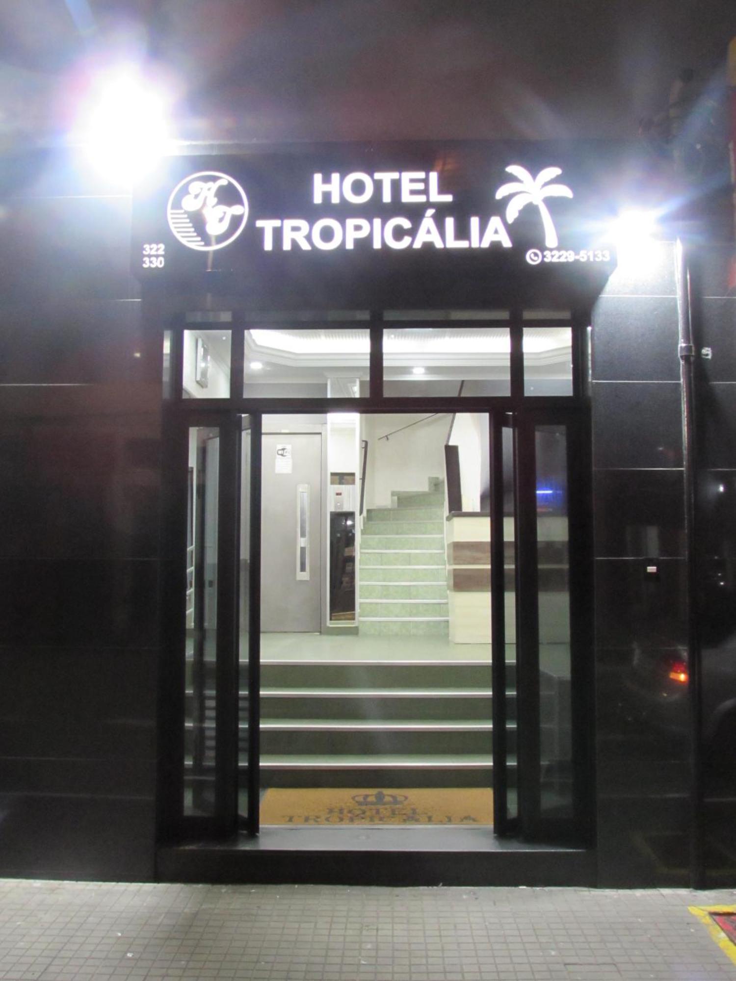 Hotel Tropicalia: Downtown Convenience With Parking
